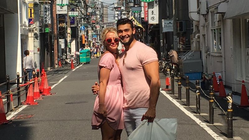 June 2017 Sam visits Britney in Japan