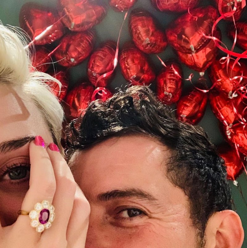 Katy Perry and Orlando Bloom Engagement Ring Red Heart Baloons Celebrity Selfies