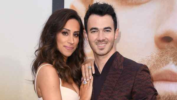 Kevin Jonas Visits Eiffel Tower With Family