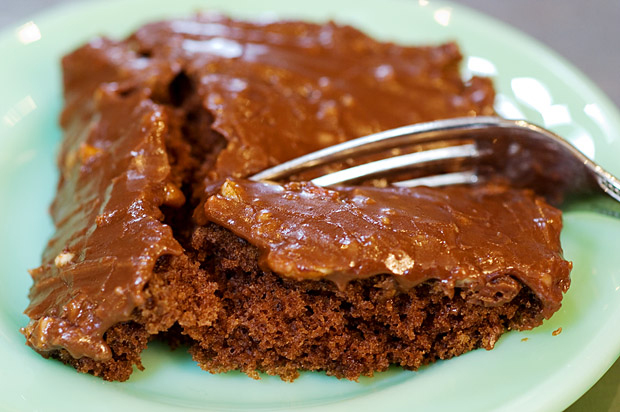 Ree-Drummond-chocolate-cake-recipe-1