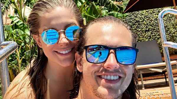 Shawn-Johnson-and-Andrew-East-Portugal-Babymoon-sunglasses
