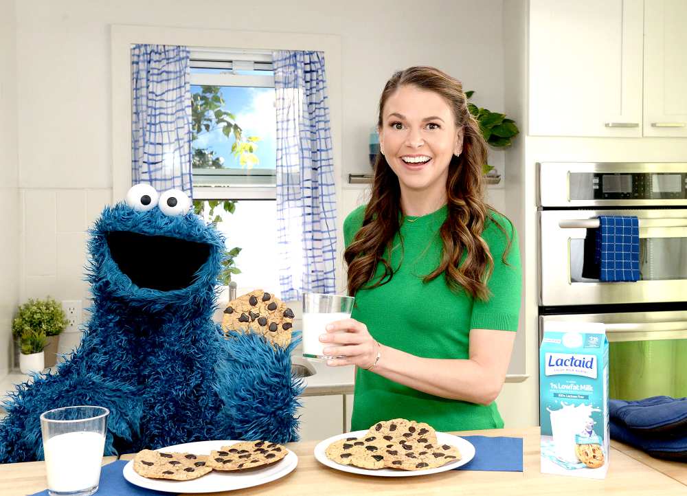 Sutton-Foster-cookie-monster-lactaid
