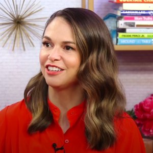 Sutton-Foster-romance-alive-with-husband