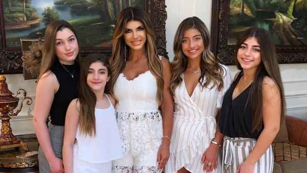 Teresa-Giudice's-Diet-With-Teen-Daughters-Controversy