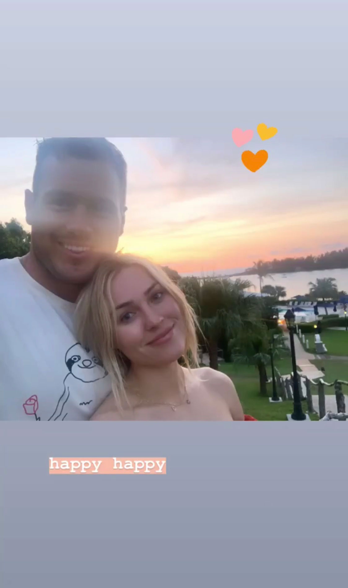 The Bachelor’s Colton Underwood and Cassie Randolph Look So in Love on Bermuda Vacation Selfie Sunset