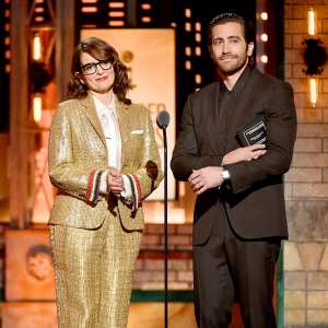 Tina-Fey-and-Jake-Gyllenhaal-fiance-tony-awards-2019