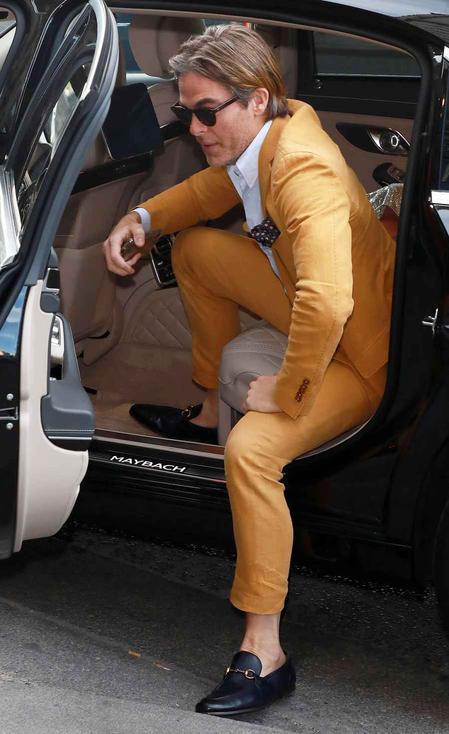 Zoe Kravitz Karl Glusman attend pre-wedding party French restaurant Lapérous Paris