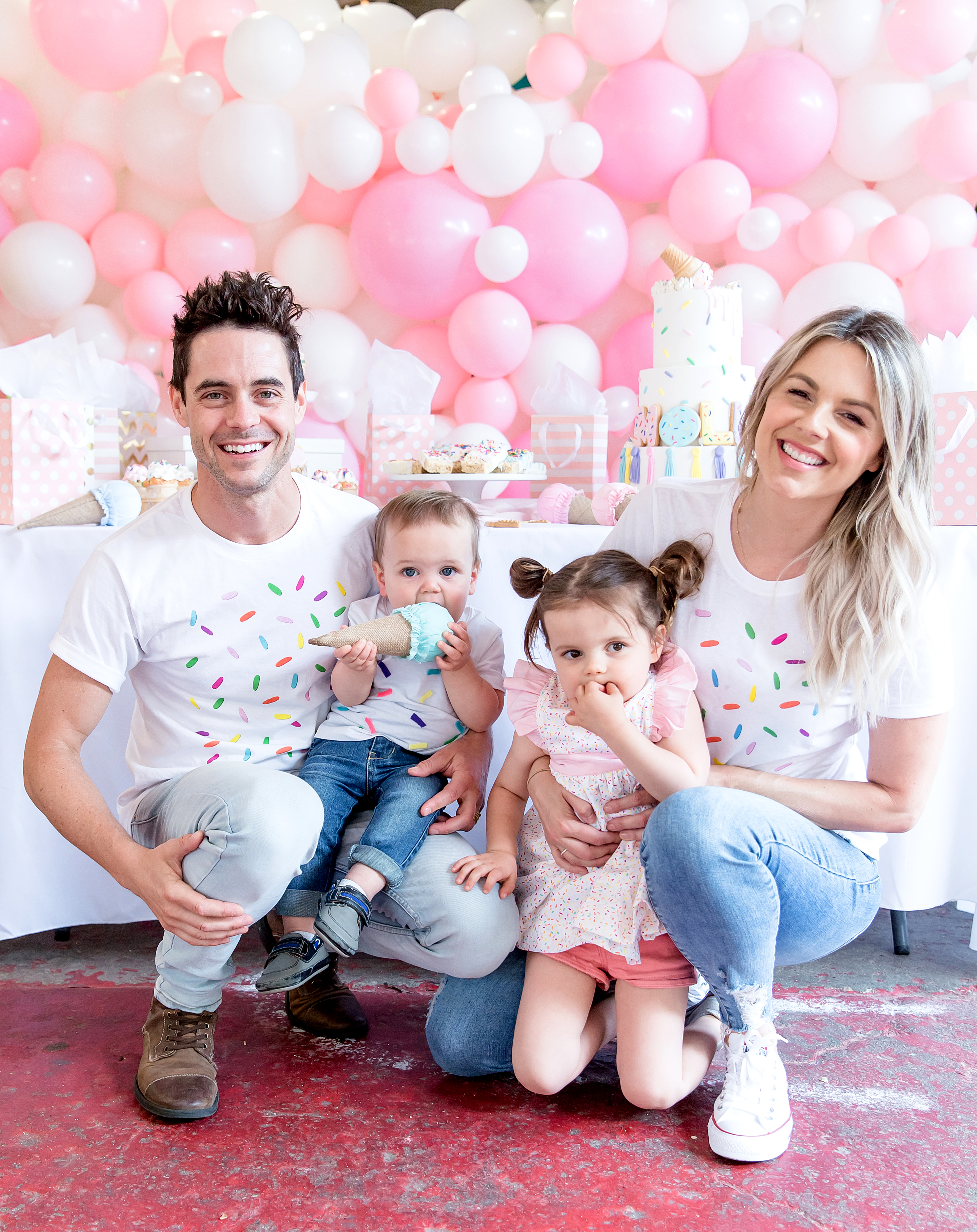 Ali Fedotowsky-Manno Had an Adorable Family Photo Shoot to Reveal