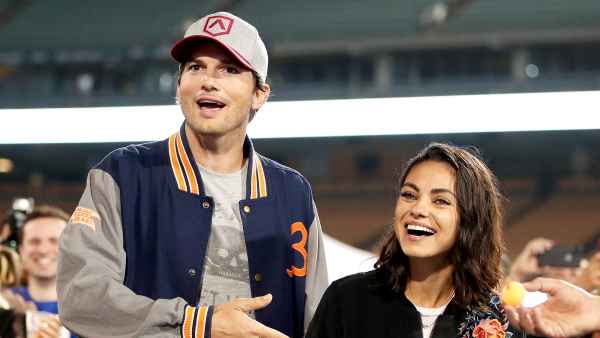 Ashton-Kutcher-and-Mila-Kunis-Perform-Spanish-Nursery-Rhyme