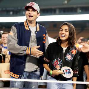 Ashton-Kutcher-and-Mila-Kunis-Perform-Spanish-Nursery-Rhyme