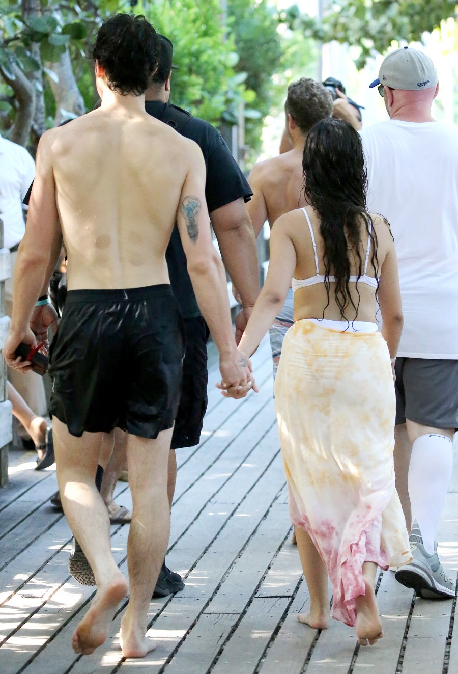 Shawn Mendes Camila Cabello Kiss While Swimming In Miami