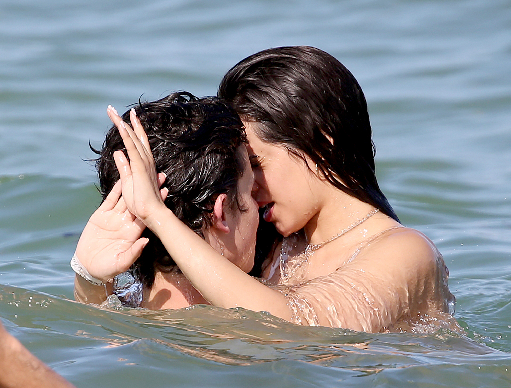 Shawn Mendes, Camila Cabello on Miami Beach Date: Photos