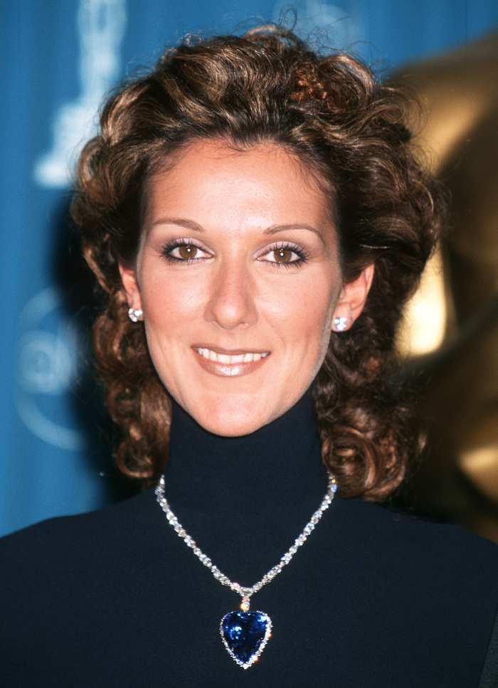 Celine Dion Wearing the Blue Diamond Necklace From Titanic at the Oscars in 1998