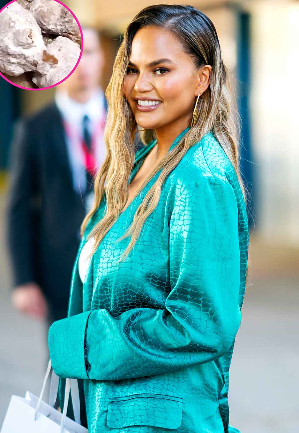 Chrissy Teigen Claps Back After Twitter Followers Criticize Her Cooking