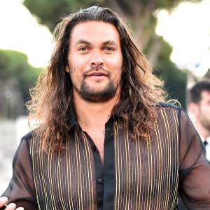 Fans-defend-Jason-Momoa-dad-bod