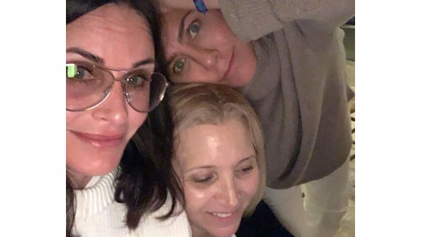 Jennifer-Aniston-Courtney-Cox-Lisa-Summer-Vacation