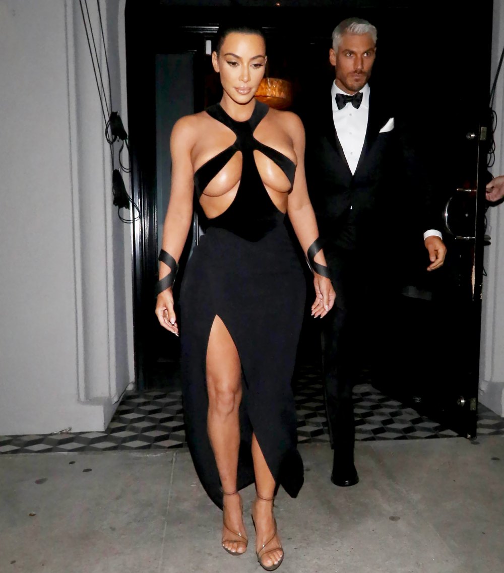Kim-Kardashian-black-mugler-dress