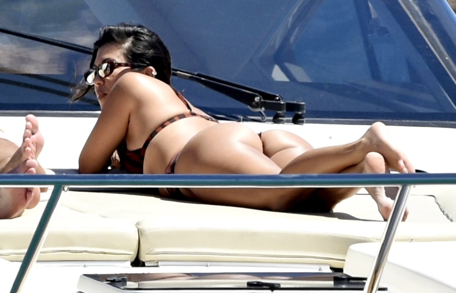 Kourtney Kardashian Has Never Looked Better Than on This Yacht