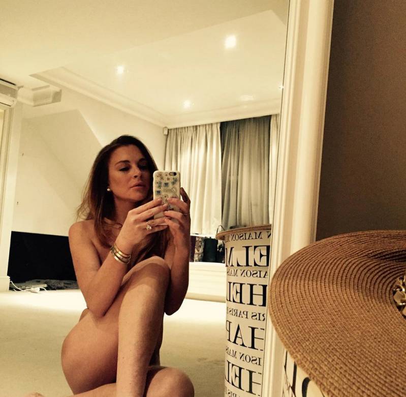 Lindsay-Lohan-nude-selfie