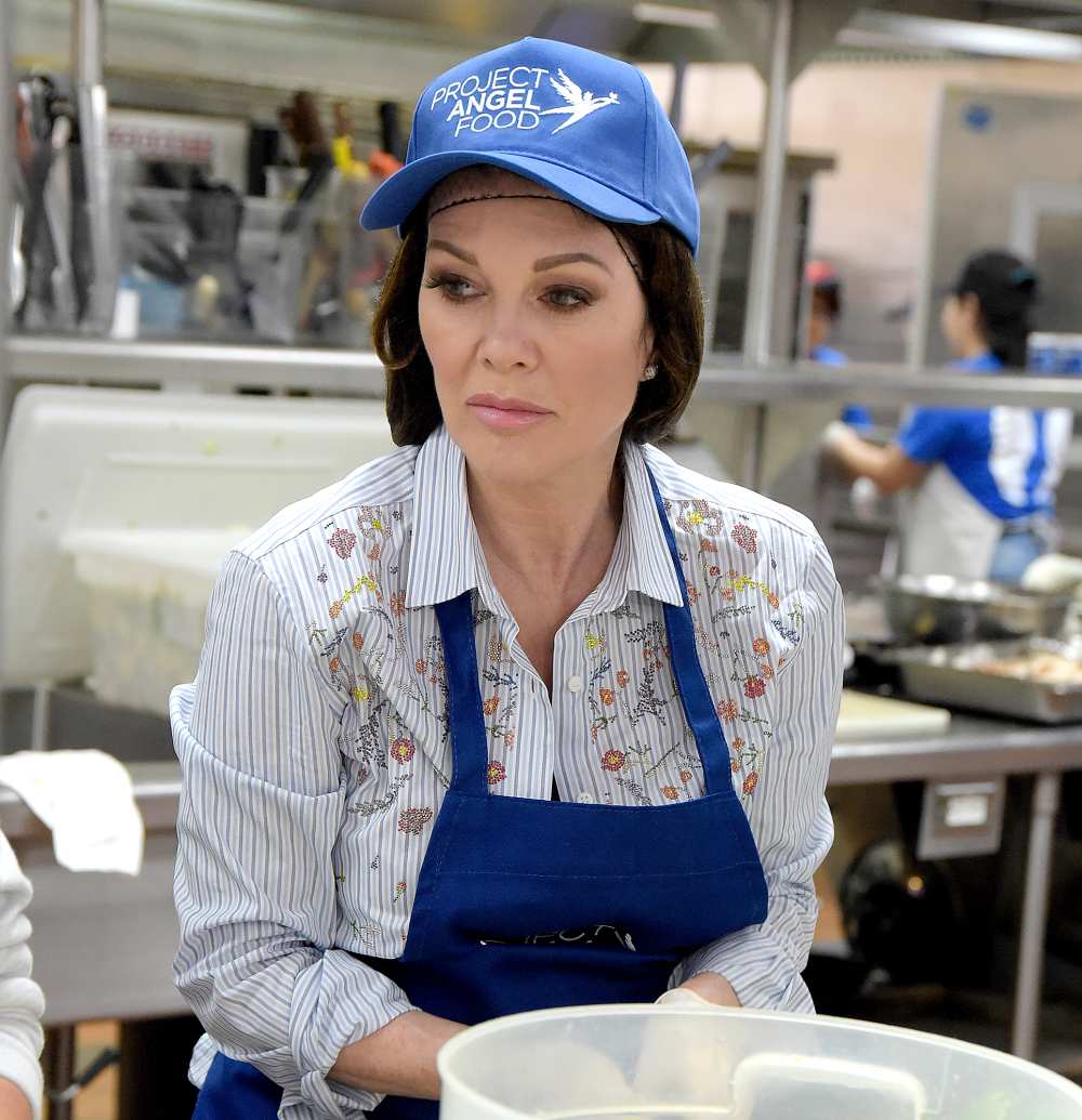 Lisa-Vanderpump-Breaks-Down-at-First-Event-After-Losing-Her-Mother