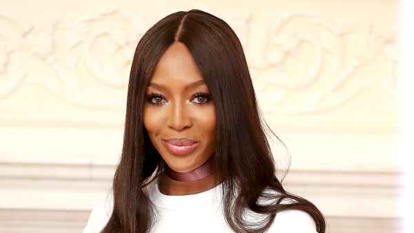 Naomi-Campbell-Wipes-Down-First-Class-Seat-on-Flight