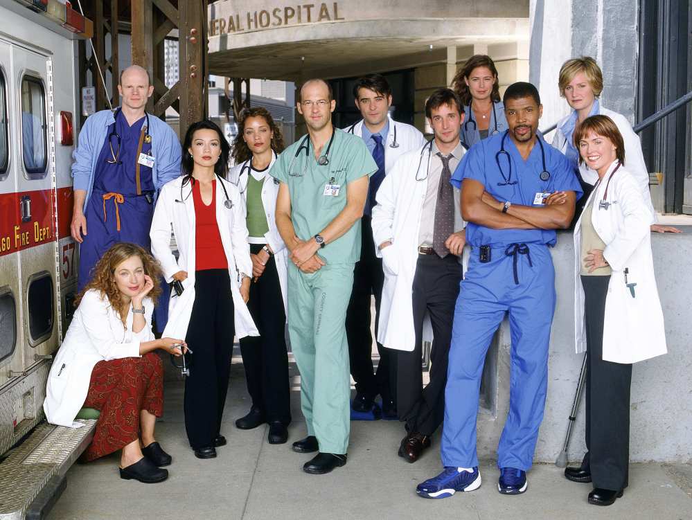 Noah Wyle Says ER Cast Hangs Out All the Time