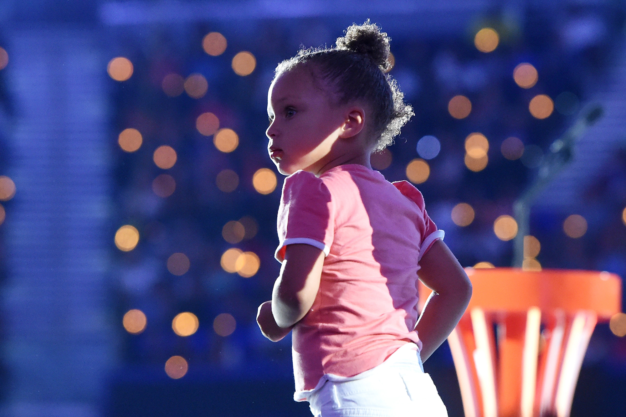 Stephen Curry's Daughter Looks All Grown Up at Basketball Game: Photo