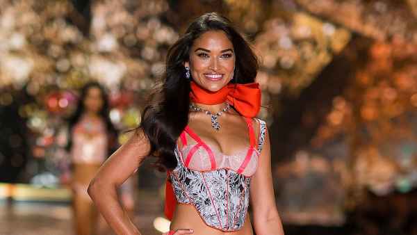Shanina Shaik Victoria's Secret Fashion Show Cancelled
