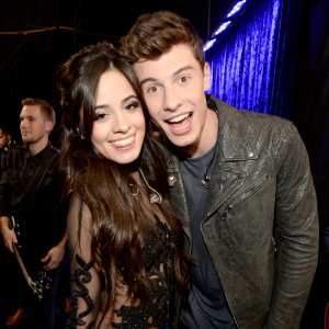 Shawn-Mendes-Camila-Cabello-hanging-out-2
