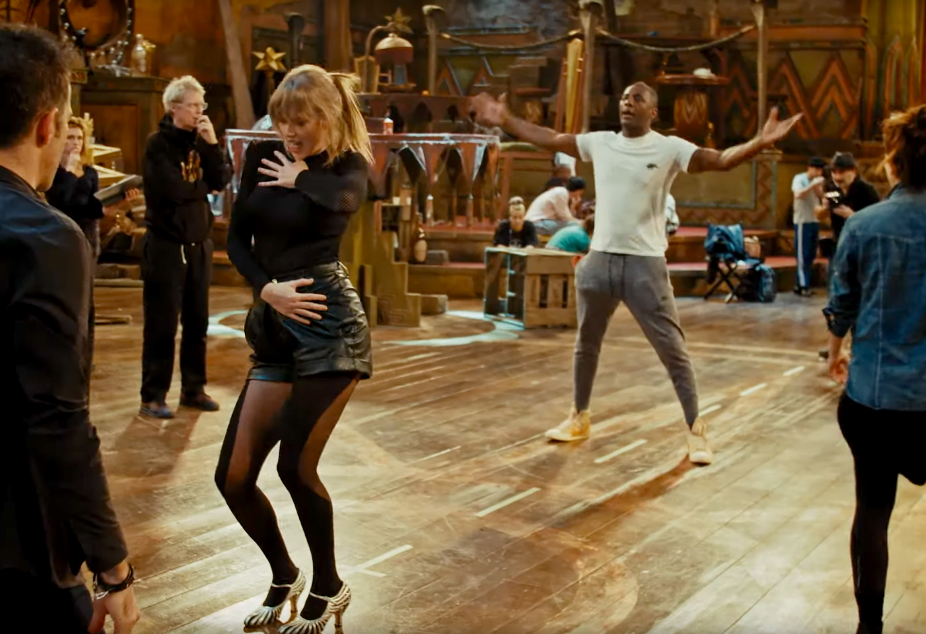 Taylor Swift Idris Elba In Cats Behind The Scenes Look