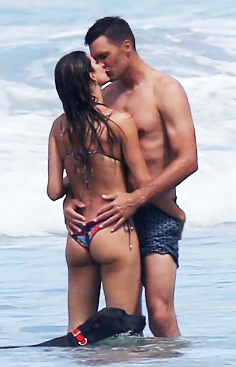 Shirtless Tom Brady Bikini-Clad Gisele Bundchen Turn Up the Heat Costa Rican Beach