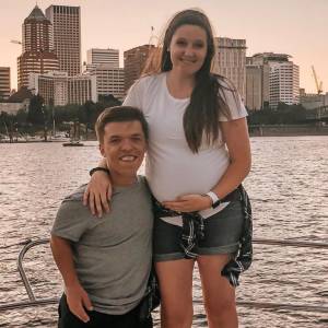 Tori-Roloff-Baby-Bump-4th-Anniversary-Date-Zach-Roloff