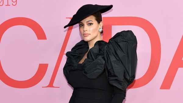Ashley Graham All Black, Large Black Hat Claps Back