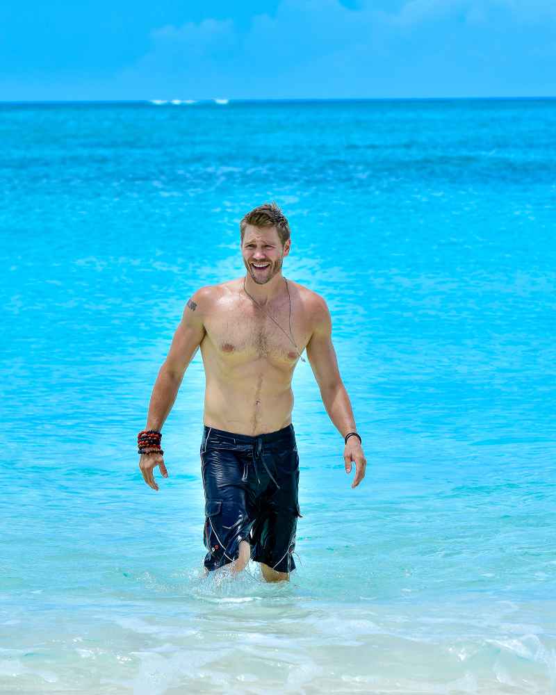 Chad-Michael-Murray-Goes-Shirtless-in-Turks-and-Caicos-With-Sarah-Roemer