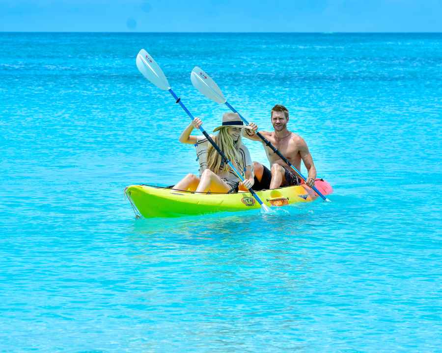 Chad-Michael-Murray-Goes-Shirtless-in-Turks-and-Caicos-With-Sarah-Roemer