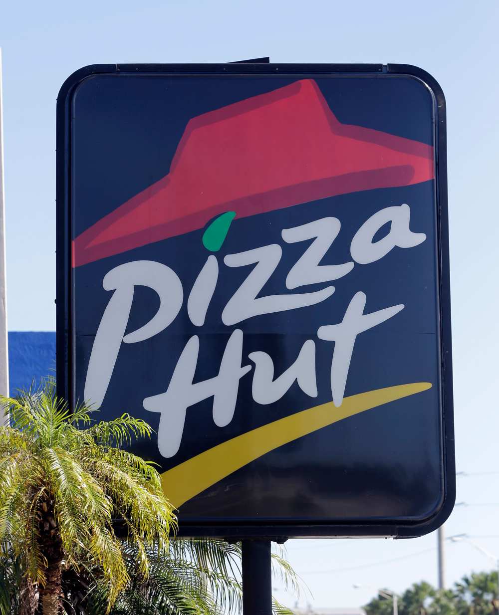 Chrissy Teigen Reacts Pizza Hut Closures
