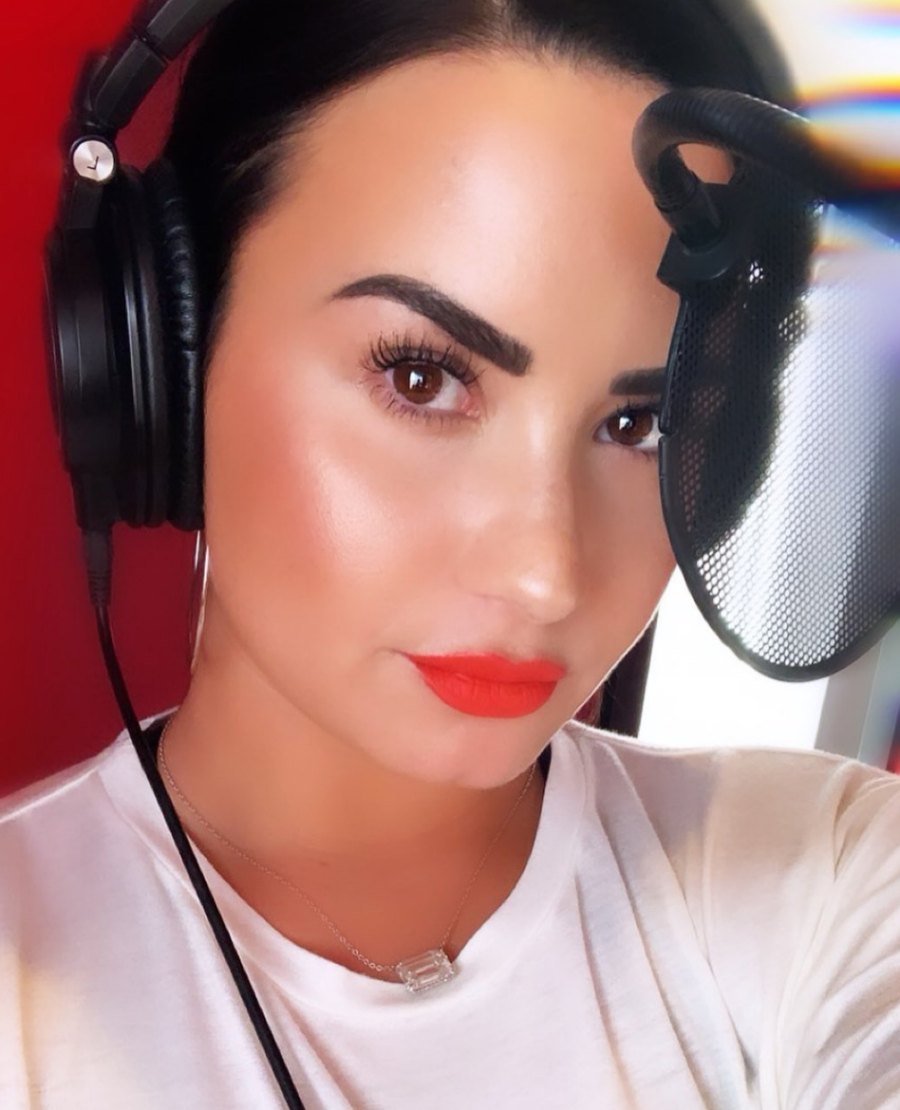 Demi-Lovato-making-music