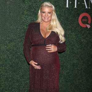 Jessica Simpson Selfie Turning Off Insta Comments Mom Shaming