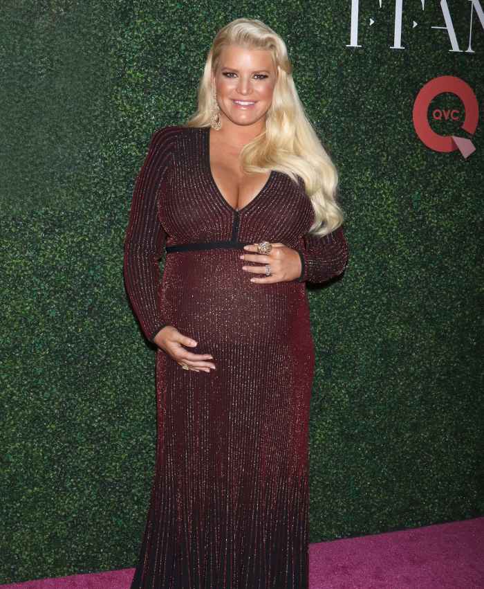 Jessica Simpson Selfie Turning Off Insta Comments Mom Shaming