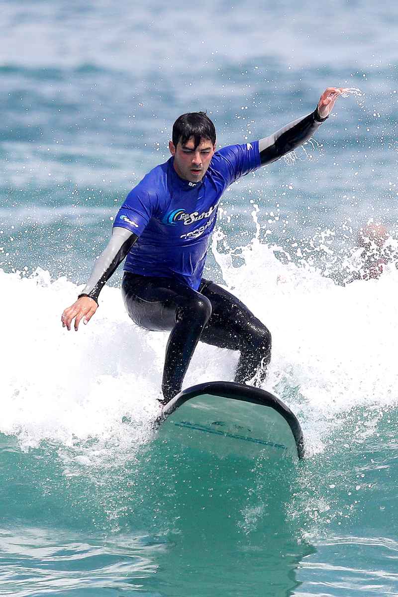 Joe-Jonas-surfing
