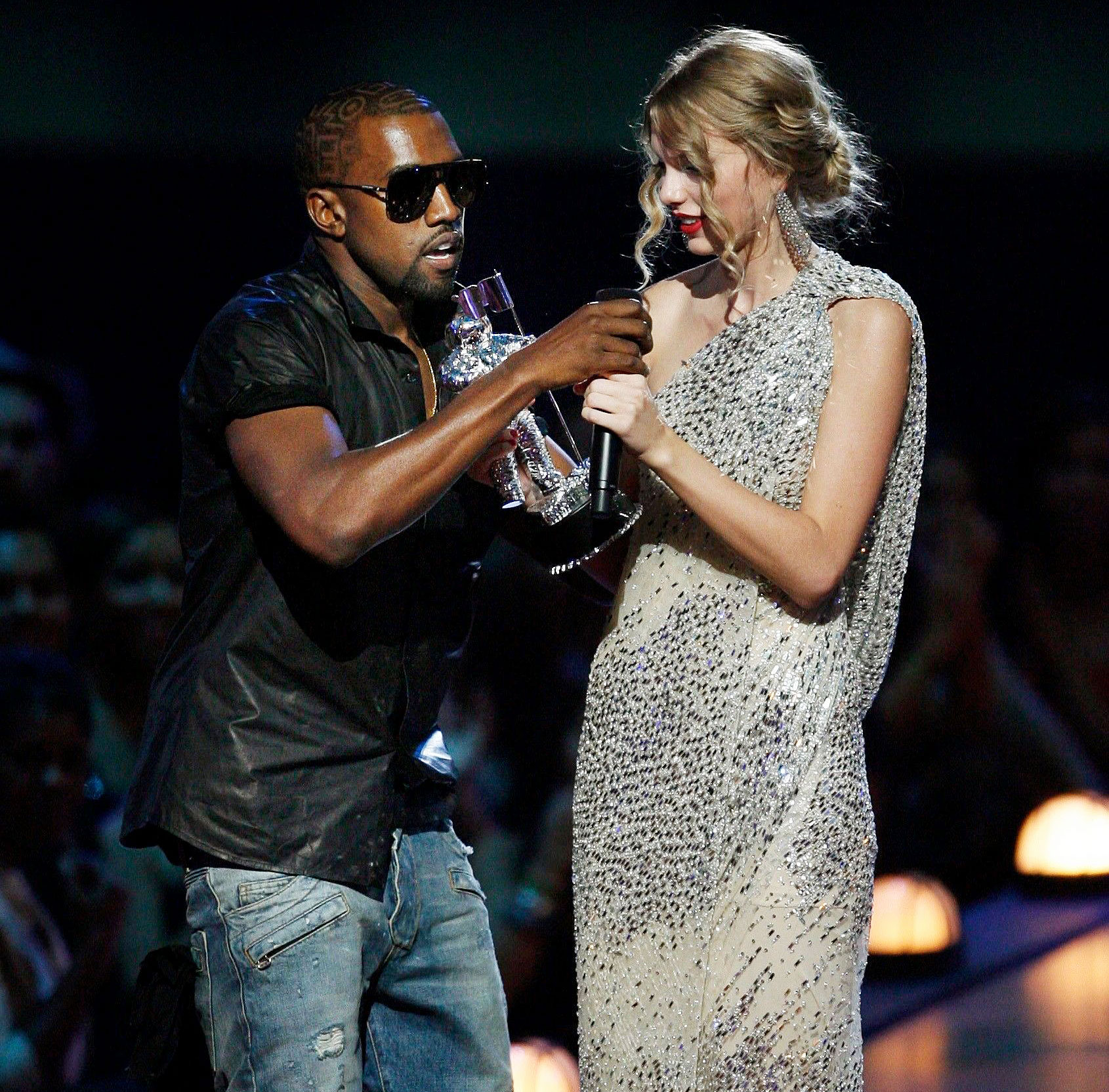 Beyonce Cried After Kanye West Interrupted Taylor Swift’s 2009 VMAs Speech