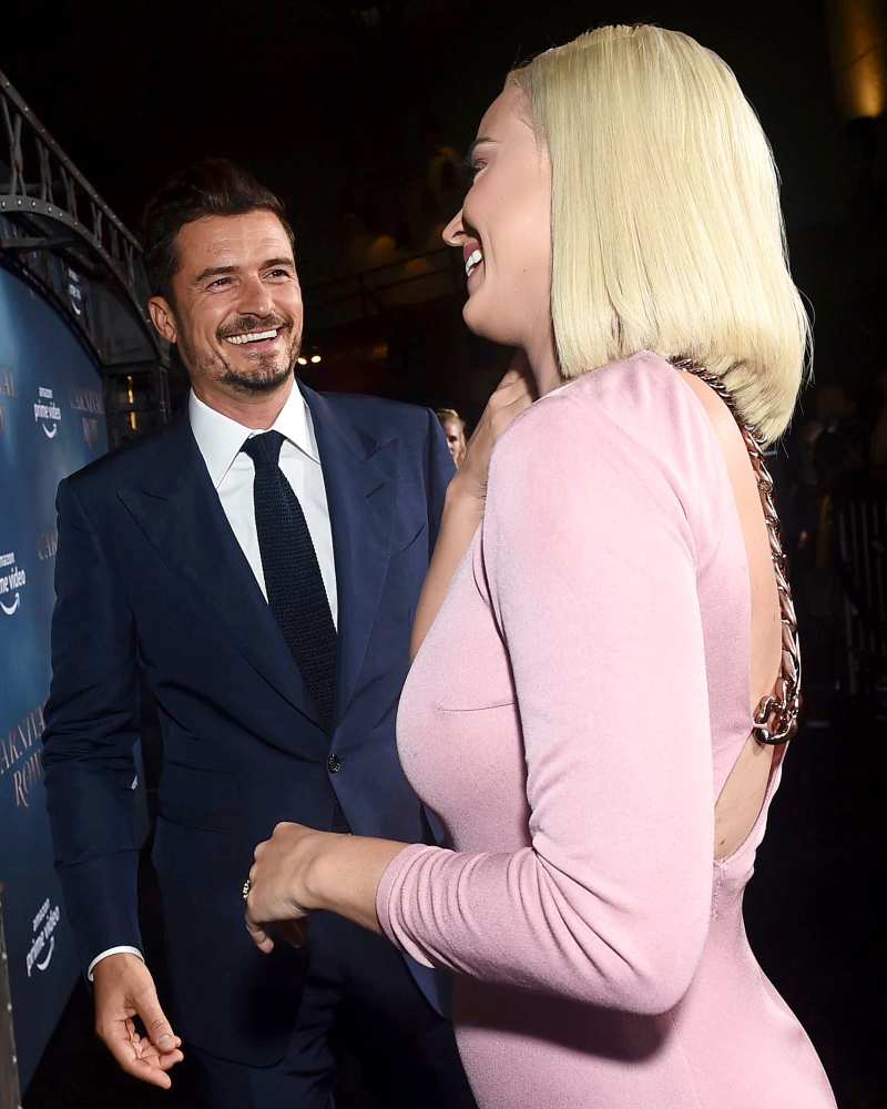 Katy Perry Kisses Orlando Bloom Red Carpet