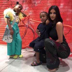 Kim-Kardashian-and-kids-summer-vacation