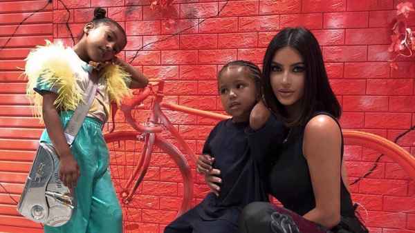 Kim-Kardashian-and-kids-summer-vacation