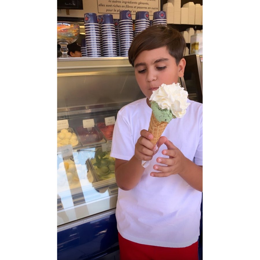 Kourtney-Kardashian-Summer-Vacation-Mason-Ice-Cream