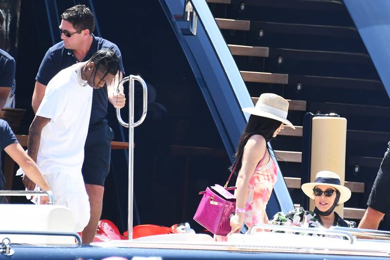 Kylie-Jenner-Vacations-Italy-Travis-Scott-and-Family-Birthday