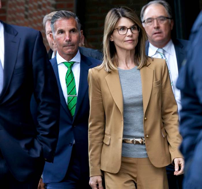 Lori-Loughlin,-Mossimo-Giannulli-in-Court-for-Conflict-Over-Lawyers