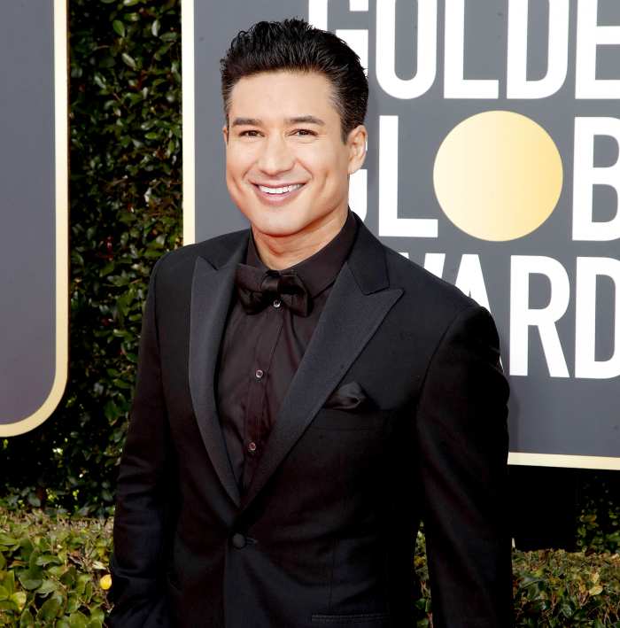 Mario-Lopez-Saved-By-The-Bell-cast-still-close