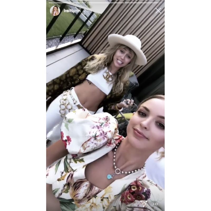 Miley-Cyrus-and-Kaitlynn-Carter-dating-2