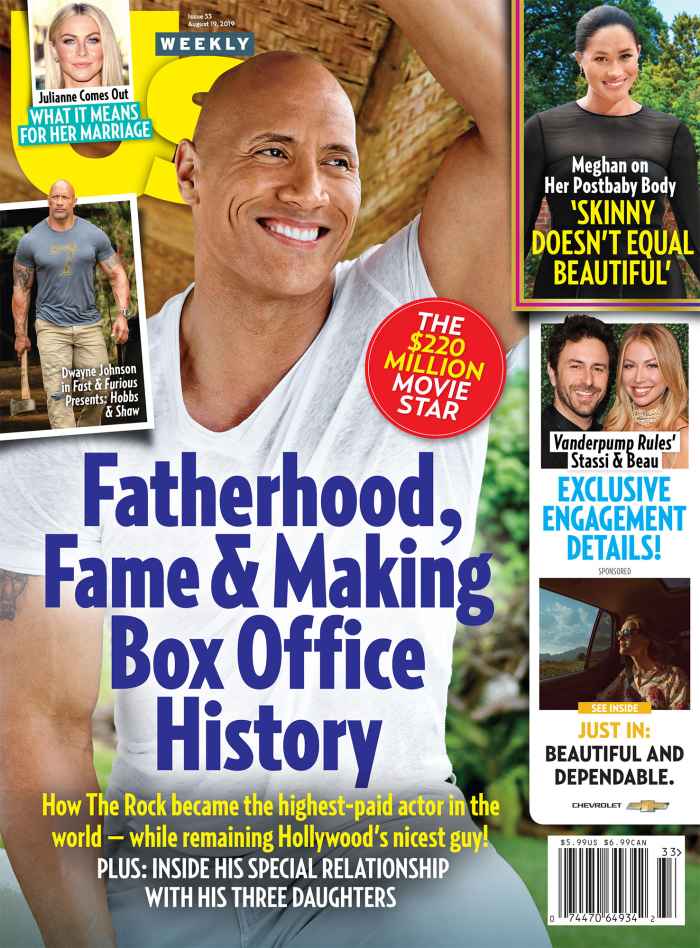 Pregnant Blake Lively and Ryan Reynolds UW3319 Cover The Rock